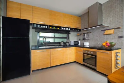 Private & Modern 4BR Pool Villa Otero, 3 Levels of Comfort with Greenery Views, Kamala – 사진 13